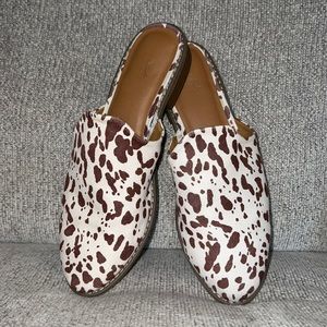 NWOT Universal Thread mule in faux suede